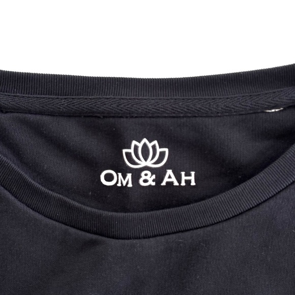 NWOT Om & Ah London Relaxed Black Sweatshirt, "Full Moon" in Medium - Picture 3 of 4